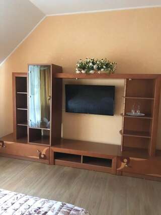 Гостевой дом Клубный дом Одесса Двухместный номер с 1 кроватью и общей ванной комнатой-5